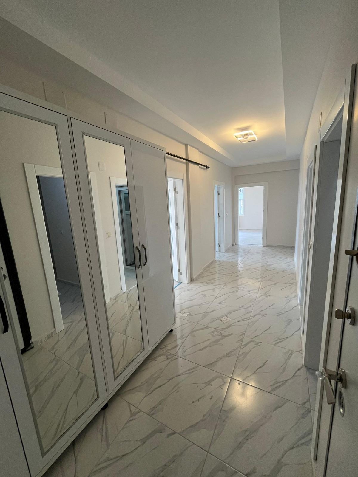 SAHİBİNDEN YENİ YAPI FERAH LÜKS 3.5+1 DAİRE   resmi