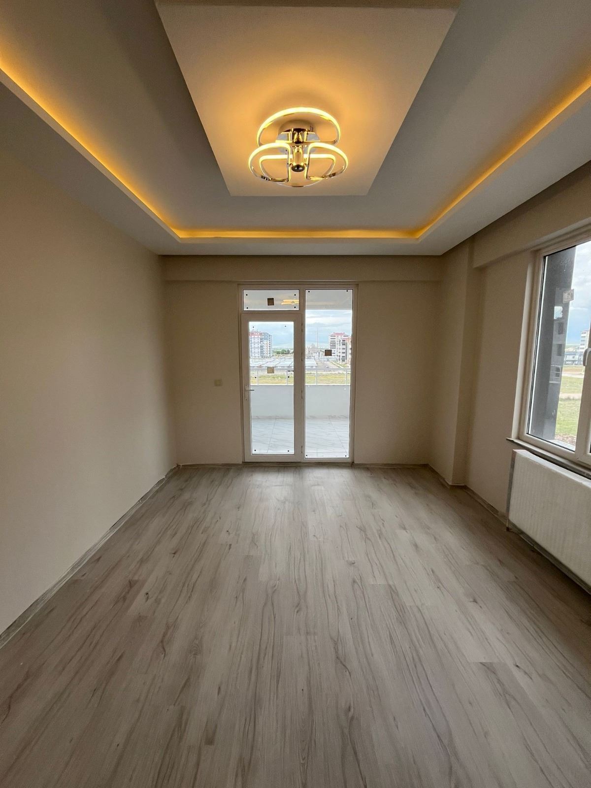 SAHİBİNDEN YENİ YAPI FERAH LÜKS 3.5+1 DAİRE   resmi