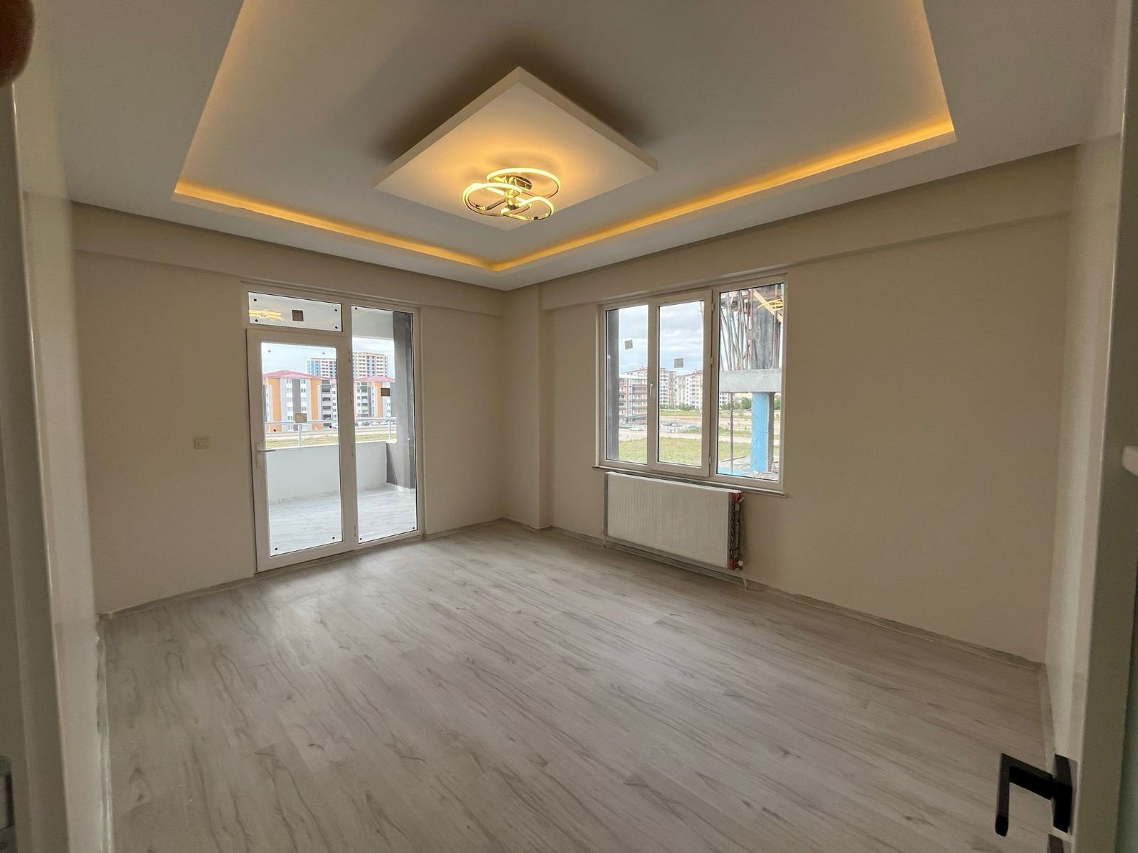 SAHİBİNDEN YENİ YAPI FERAH LÜKS 3.5+1 DAİRE   resmi
