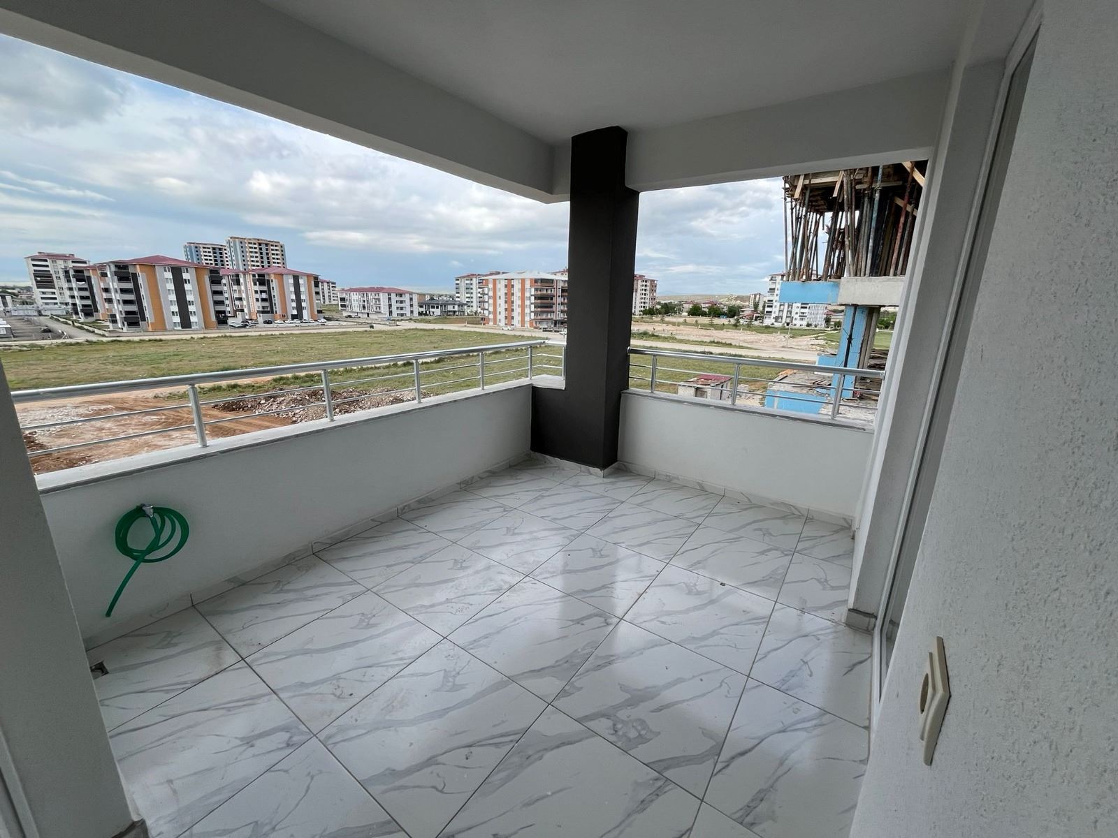 SAHİBİNDEN YENİ YAPI FERAH LÜKS 3.5+1 DAİRE   resmi