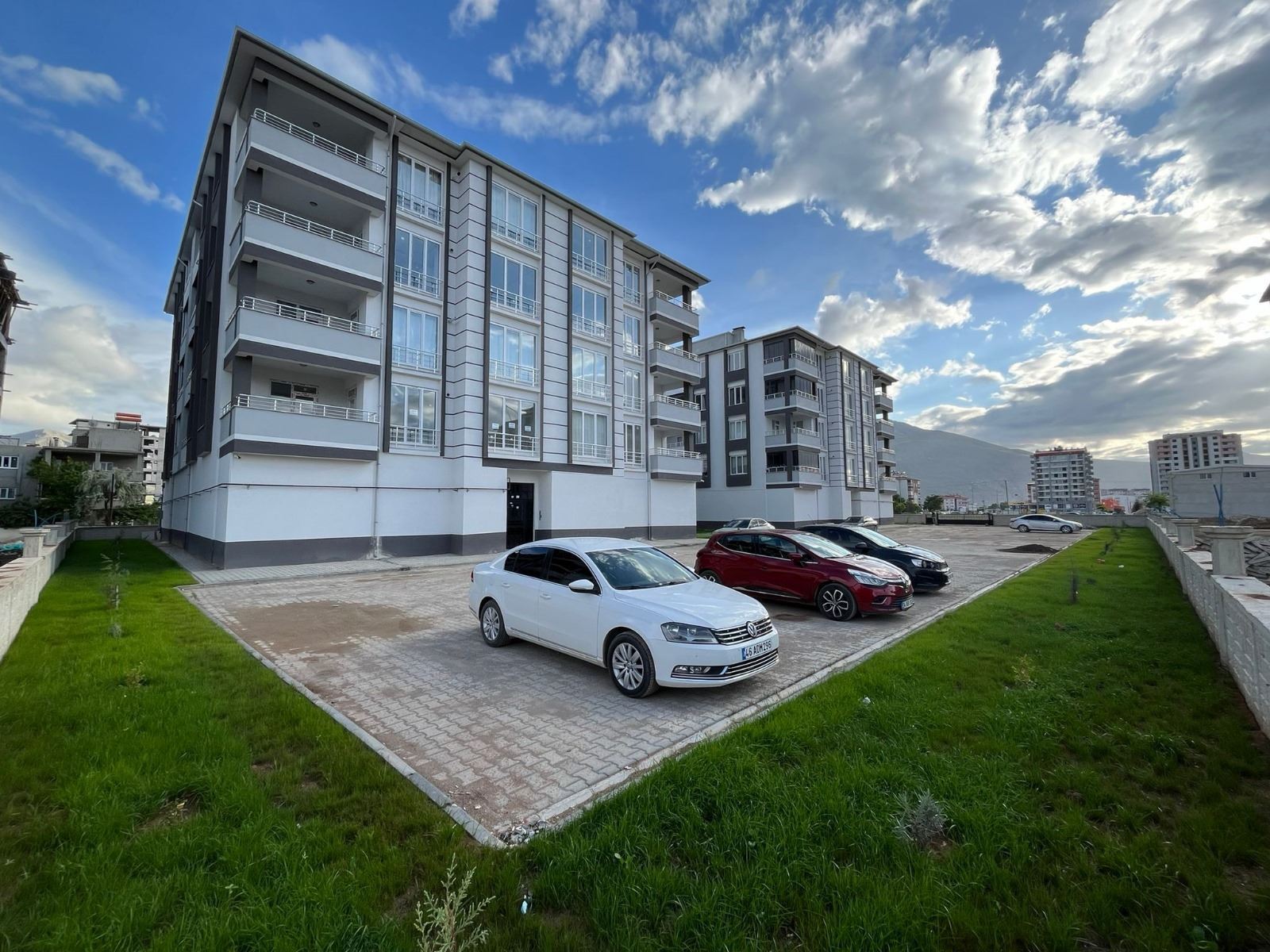 SAHİBİNDEN YENİ YAPI FERAH LÜKS 3.5+1 DAİRE   resmi