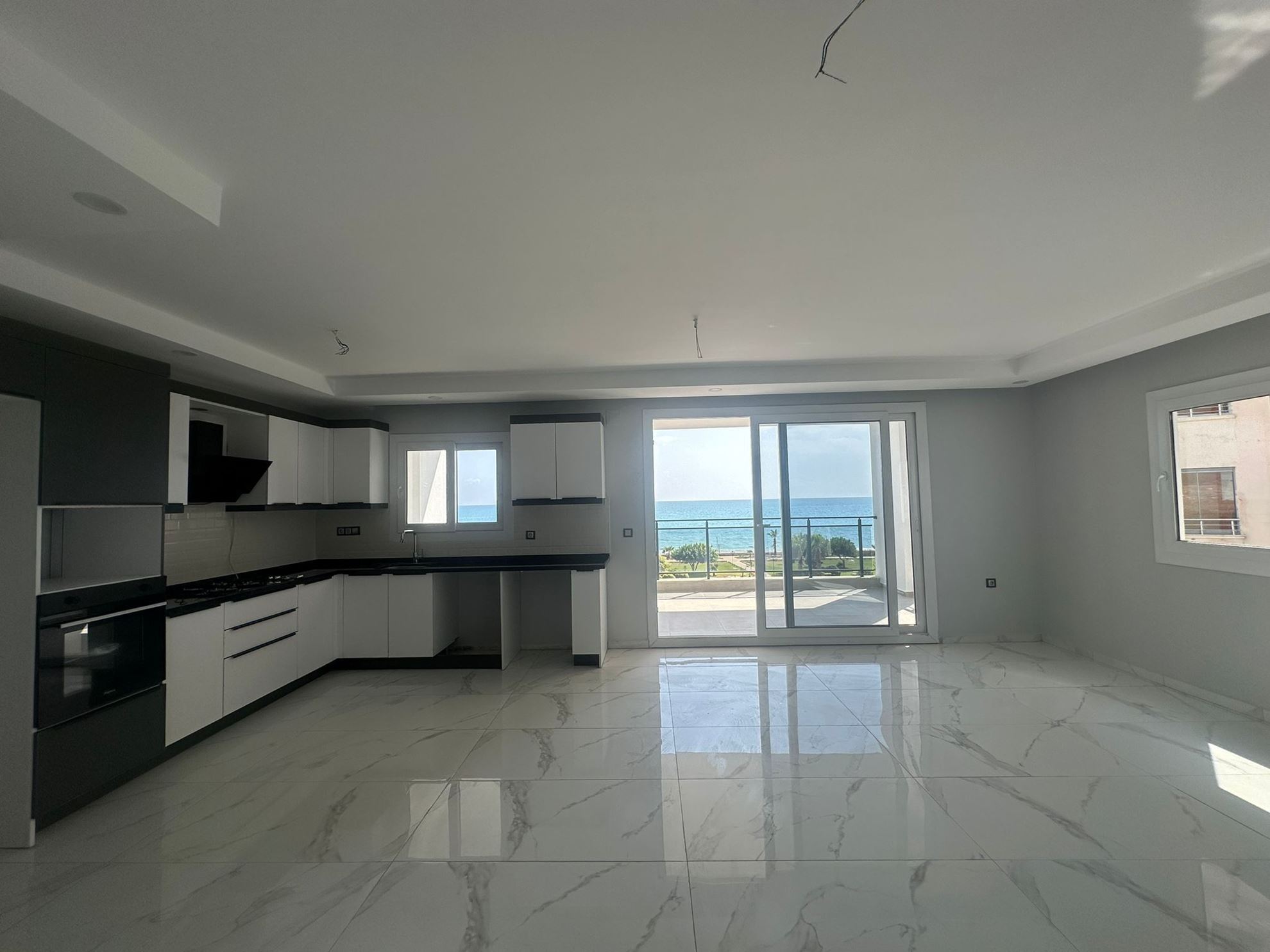 SATILIK DENİZE SIFIR YAZLIK 3+1 LİMONLU (LEMAS) ERDEMLİ MERSİN  resmi